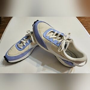 Size 9 NIKE Waffle Debut Women's Blue and White Sneakers